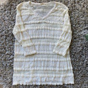 White Tiered & Lace 3/4 Sleeve V-Neck Shirt Sz L
